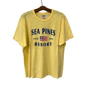 Standard Rec Sea Pines Resort Graphic T Shirt Men Medium Yellow Crewneck Tee NEW